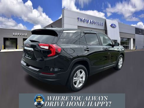 Used 2022 GMC Terrain SLE image 3