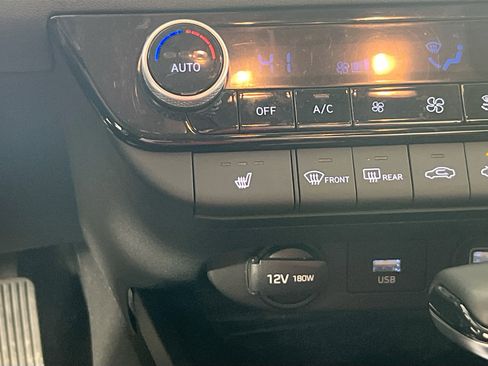 Used 2023 Hyundai Elantra SEL w/ Convenience Package image 20