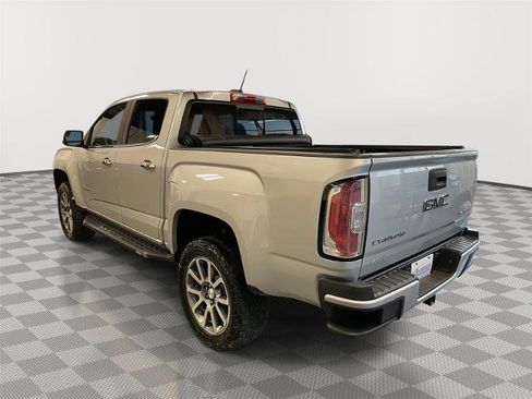 Used 2018 GMC Canyon Denali image 9