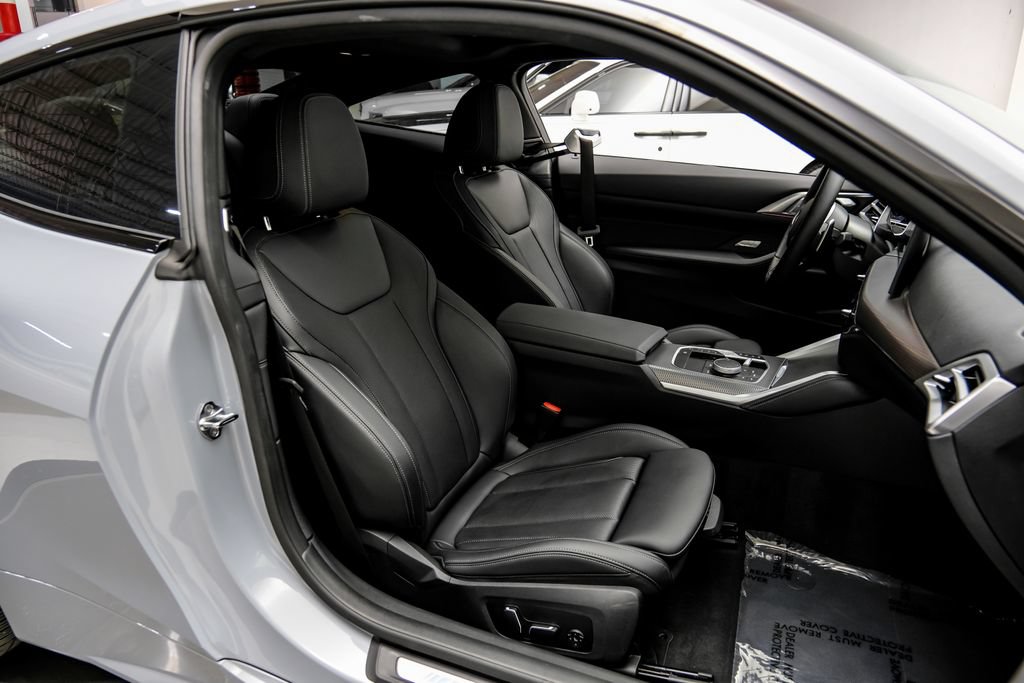 Used 2025 BMW M440i Coupe w/ Premium Package RWD image 46