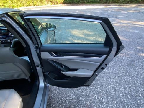 Used 2018 Honda Accord LX image 37