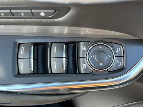 Used 2024 Cadillac XT4 Premium Luxury image 12