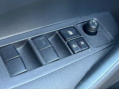 Used 2024 Toyota Corolla LE FWD image 17
