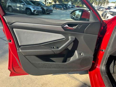 Used 2025 Volkswagen Jetta SE w/ Sunroof Package image 44