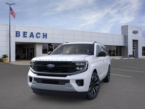 New 2026 Ford Expedition Platinum w/ Driver's Package image 3