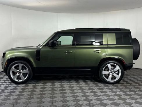 New 2026 Land Rover Defender 110 X-Dynamic SE image 3