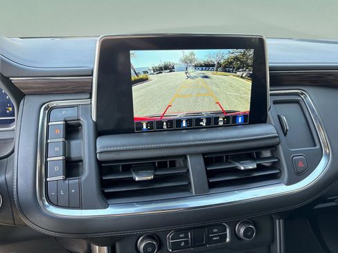Used 2023 Chevrolet Suburban Z71 w/ Luxury Package image 29