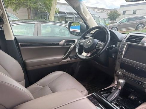 Used 2020 Lexus GX 460 Premium w/ Premium Package AWD/4WD image 15