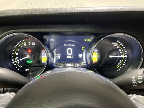 Used 2023 Jeep Wrangler Unlimited Sahara image 25