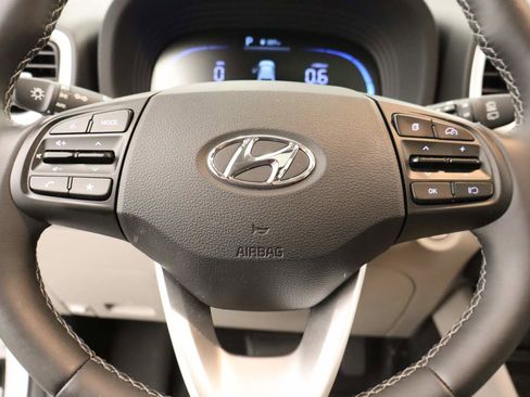 Used 2026 Hyundai Venue SEL FWD image 12