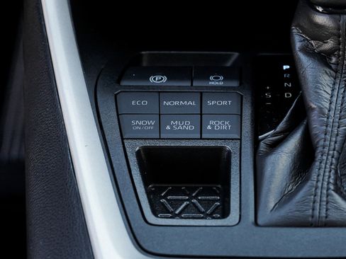 Certified 2024 Toyota RAV4 XLE AWD/4WD image 38