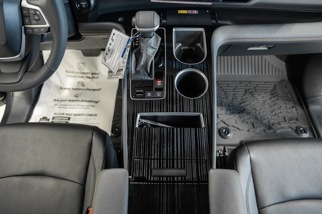 New 2026 Toyota Sienna XLE Woodland Edition AWD/4WD image 30