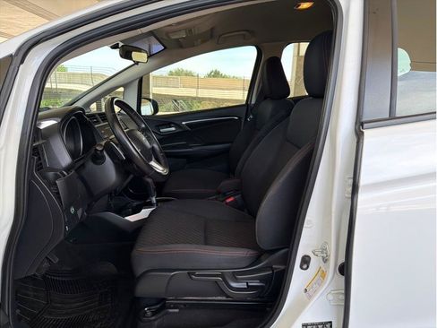 Used 2018 Honda Fit Sport image 10