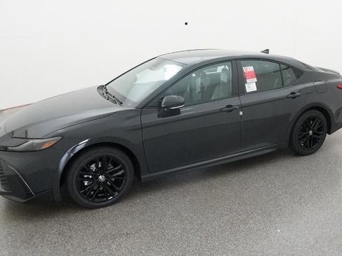 New 2026 Toyota Camry SE image 2