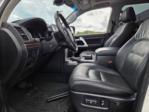 Used 2019 Toyota Land Cruiser AWD/4WD image 5