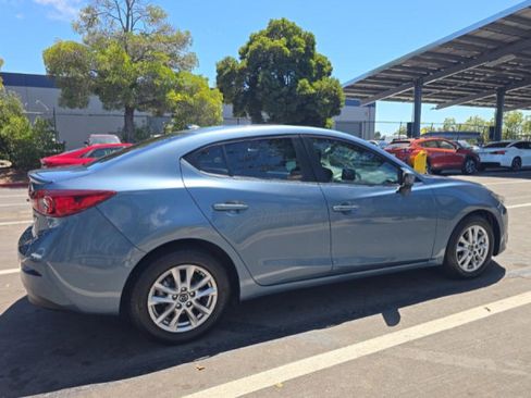 Used 2016 MAZDA MAZDA3 i Touring w/ Popular Equipment Package FWD image 3