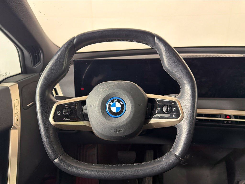 Used 2024 BMW iX xDrive50 AWD/4WD image 20