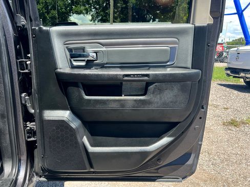 Used 2022 RAM 1500 Classic SLT image 30