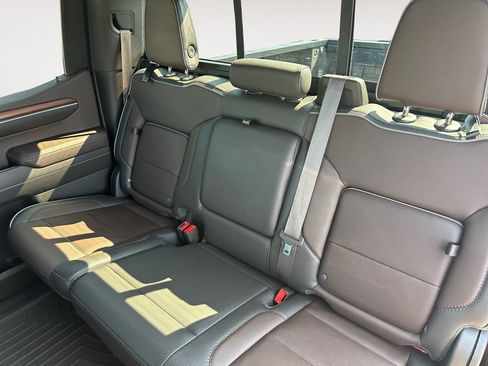 Used 2023 GMC Sierra 1500 Denali AWD/4WD image 13
