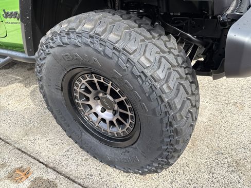 New 2025 Jeep Gladiator Sport w/ Premium Package image 15