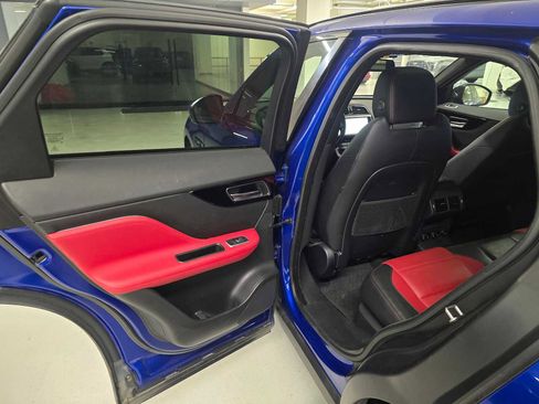 Used 2018 Jaguar F-PACE R-Sport image 18