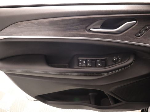 Used 2024 Jeep Grand Cherokee L Limited w/ Luxury Tech Group II image 18