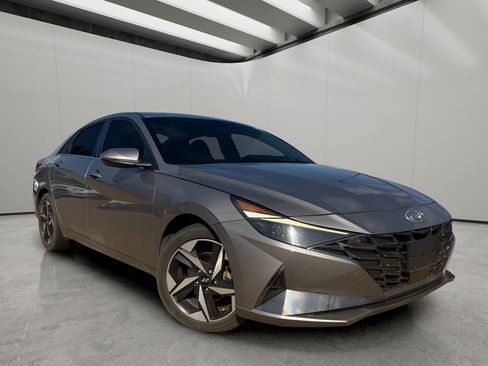 Used 2023 Hyundai Elantra Limited FWD image 8