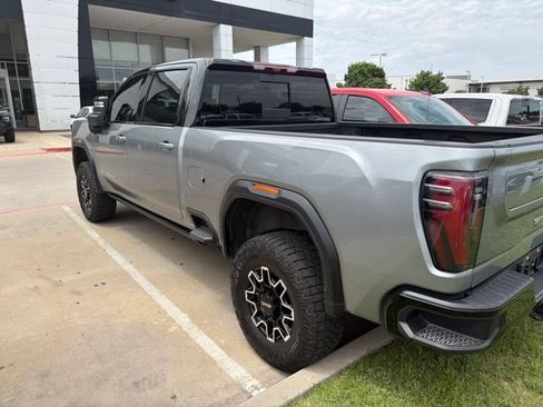 Used 2025 GMC Sierra 2500 AT4X AWD/4WD image 4