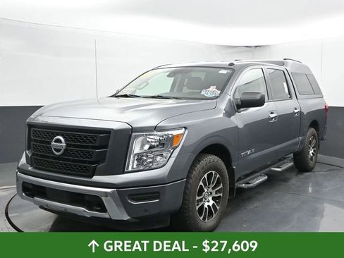 Used 2021 Nissan Titan SV w/ SV Convenience Package image 7
