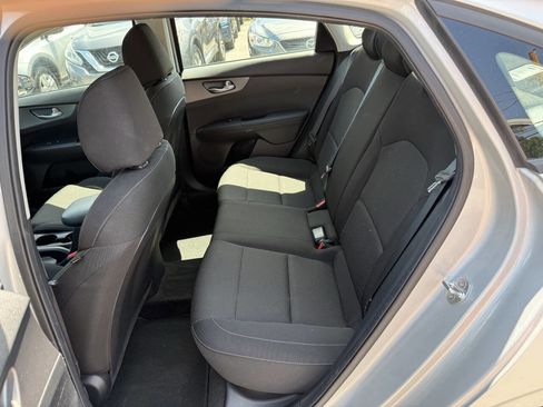Used 2020 Kia Forte LXS FWD image 8