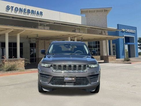 Used 2023 Jeep Grand Cherokee Laredo image 9