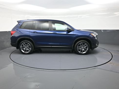 Used 2023 Honda Passport EX-L image 2