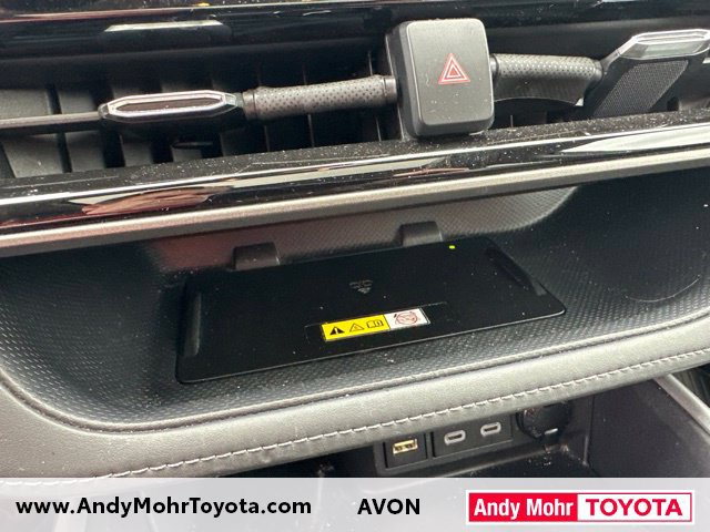 Used 2023 Toyota Highlander XLE FWD image 13