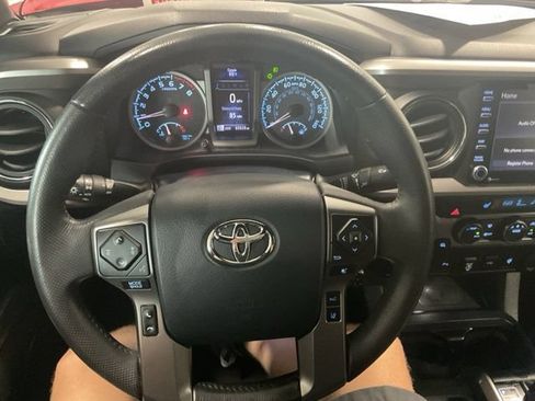 Used 2020 Toyota Tacoma Limited AWD/4WD image 22