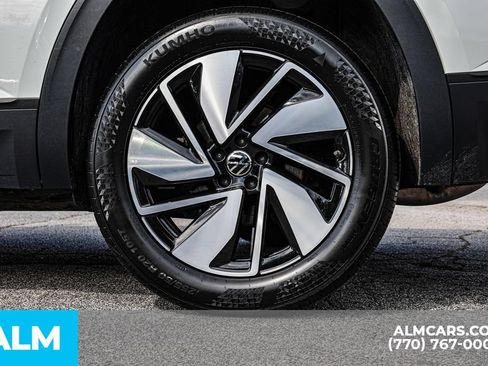 Used 2025 Volkswagen Atlas SE FWD image 17