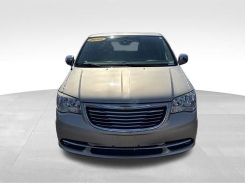 Used 2015 Chrysler Town & Country Touring-L w/ Driver Convenience Group FWD image 2