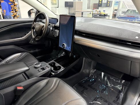 Used 2021 Ford Mustang Mach-E Premium image 18