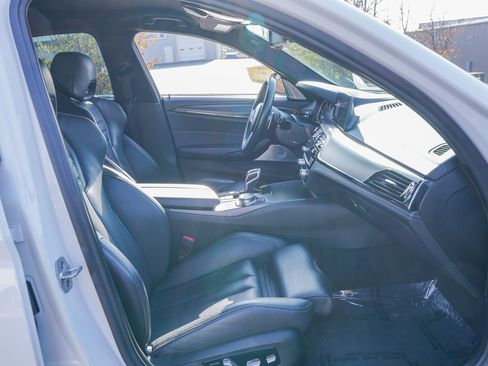 Used 2018 BMW M5 image 42