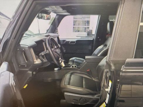 Used 2025 Ford Bronco Outer Banks image 23