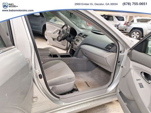 Used 2011 Toyota Camry Hybrid image 21