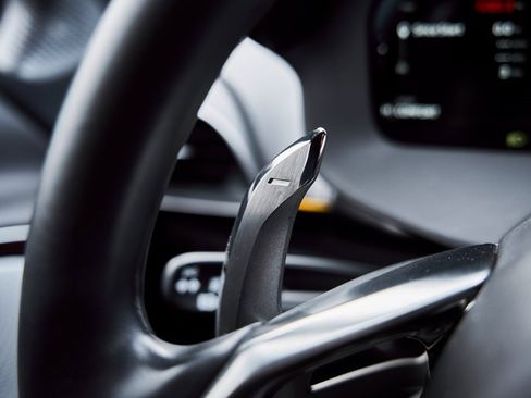 Used 2023 McLaren Artura image 47