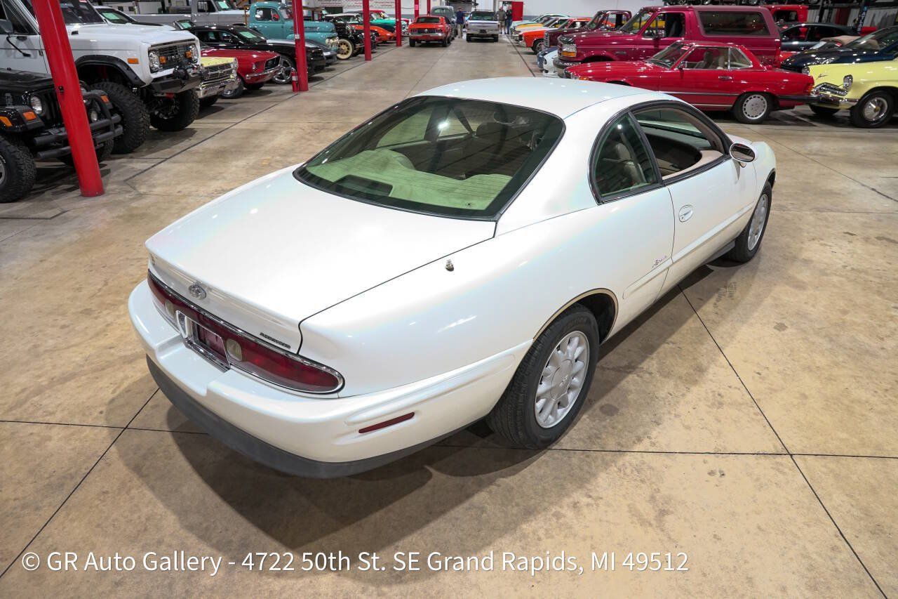 Used 1998 Buick Riviera Supercharged Coupe FWD image 17