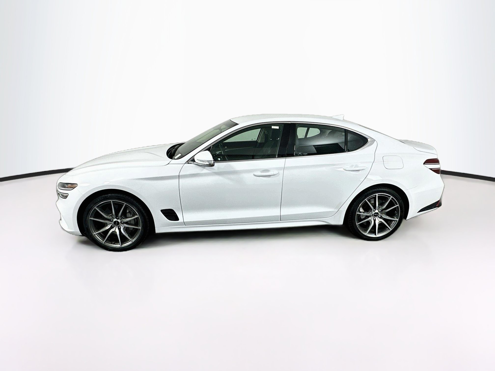 Used 2025 Genesis G70 2.5T RWD image 4