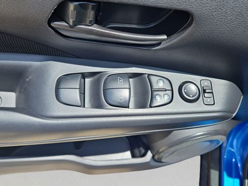 Used 2025 Nissan Kicks Play S FWD image 15