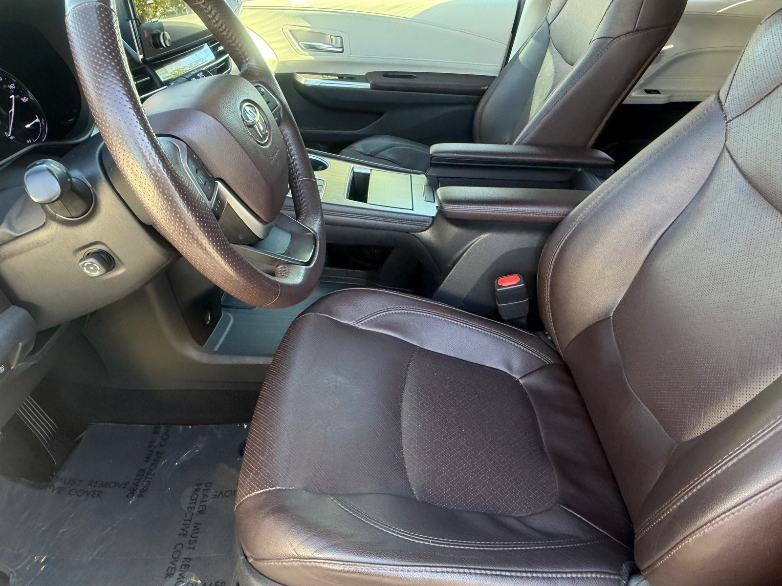 Used 2021 Toyota Sienna Platinum FWD image 23