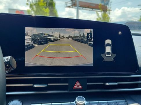 Used 2021 Hyundai Elantra Limited FWD image 21