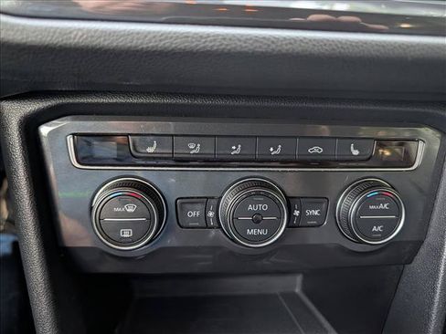 Certified 2021 Volkswagen Tiguan SE FWD image 35