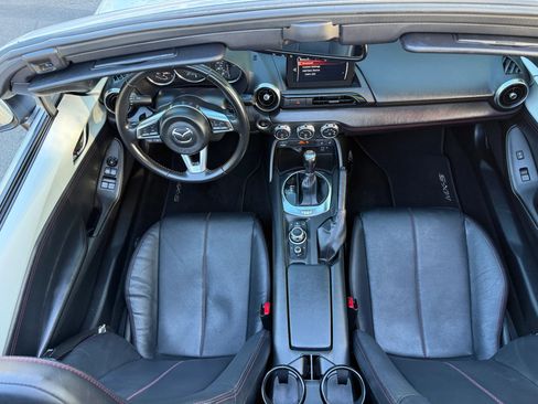 Used 2018 MAZDA MX-5 Miata RF Grand Touring RWD image 27