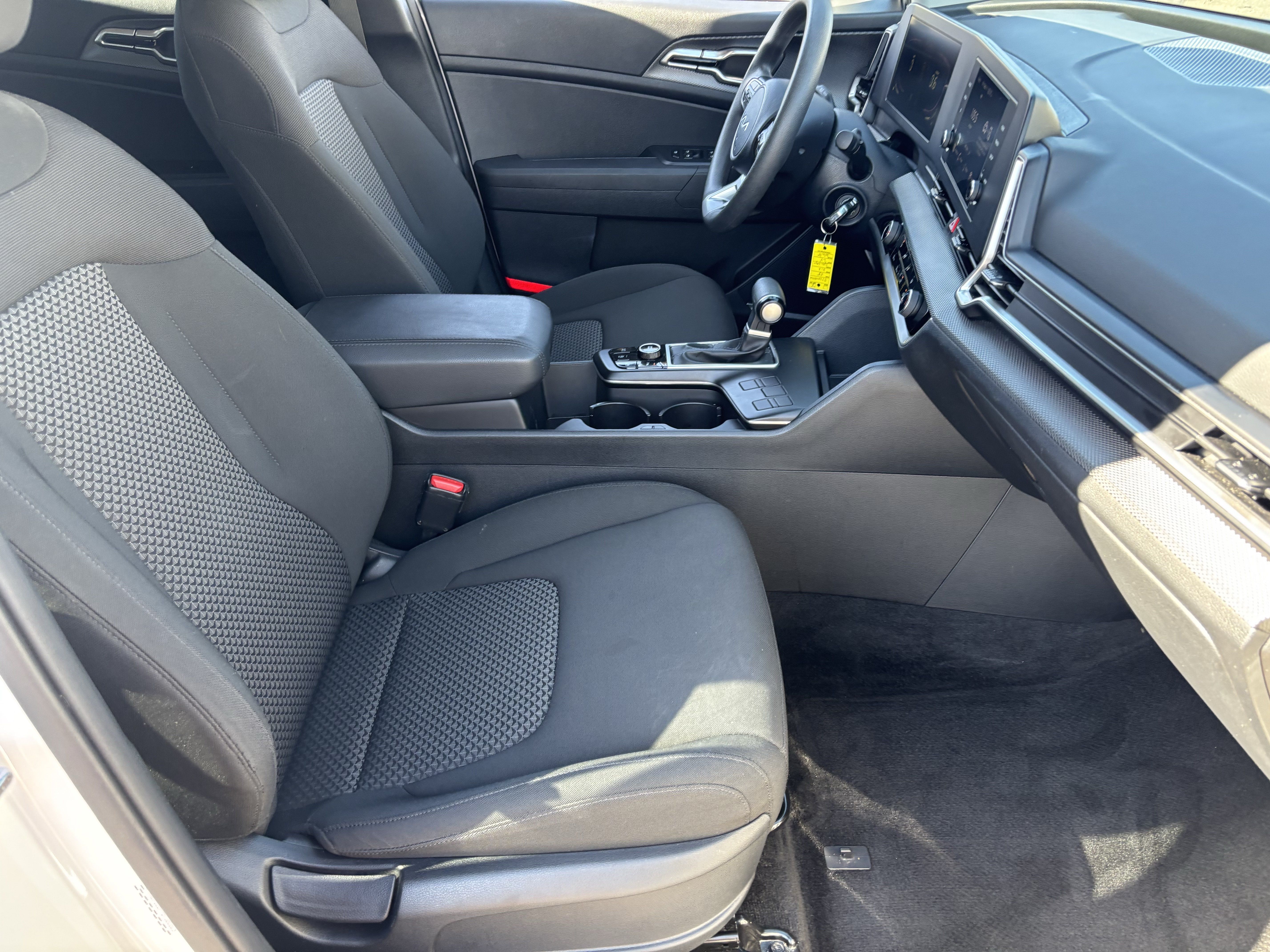 Certified 2025 Kia Sportage LX FWD image 9