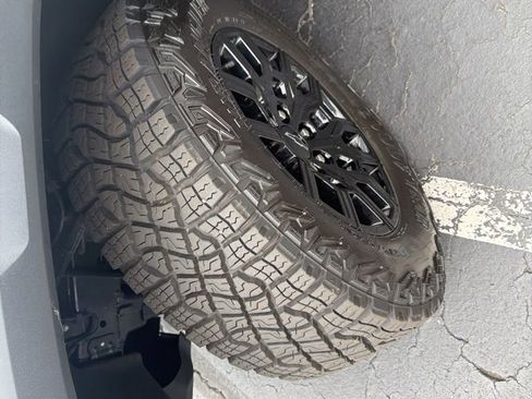 Certified 2024 Chevrolet Colorado Trail Boss AWD/4WD image 19